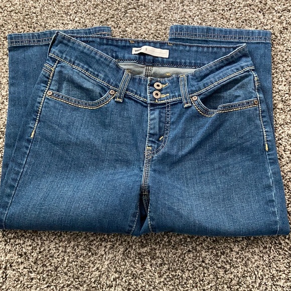 Levi’s Crop Jeans Size 8 - Picture 2 of 8